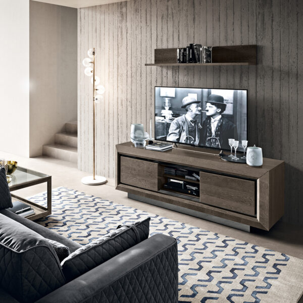 Moderná skrinka pod TV s policou na stenu