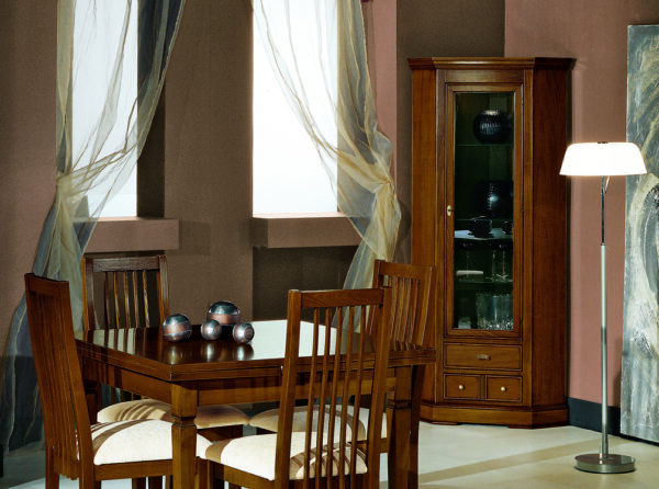 Klasická rohová vitrína v rustikálnom štýle do jedálne, pracovne, obývacej izby alebo chodby