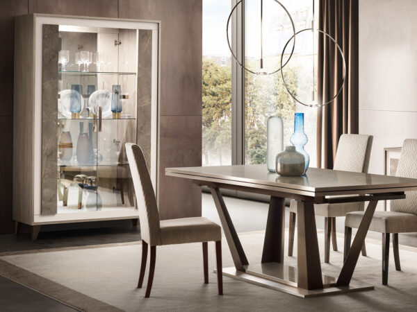 Exkluzívny jedálenský stôl, stoličky a 2-dverová vitrína AMBRA