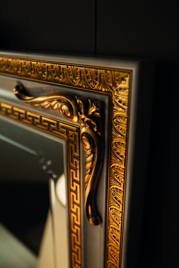 Detail zrkadla LEONARDO