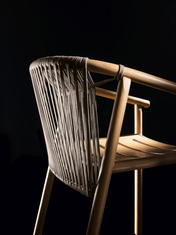 Luxusná exteriérová stolička ISAMU