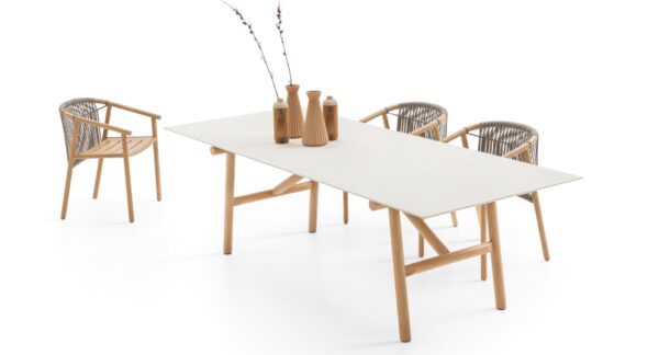 Luxusný exteriérový jedálenský stôl ISAMU
